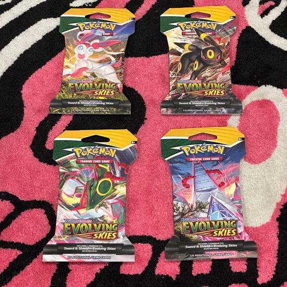 Pokémon TCG Evolving Skies Sleeved Booster Pack Art Bundle (4) – SWSH07 - Picture 1 of 2